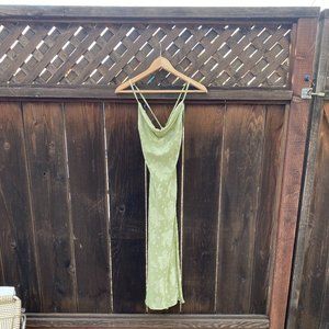 Hello Molly "Drinks on me" Midi dress - pistachio